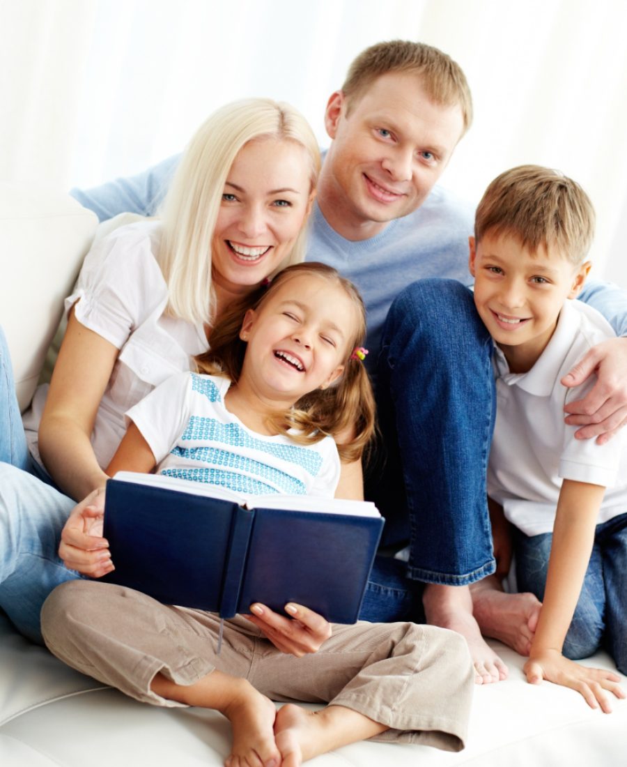 happy-family-reading-book